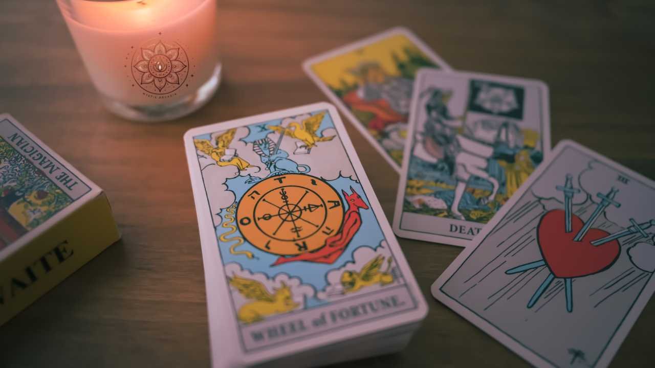 Flávia - Especialista em Tarot